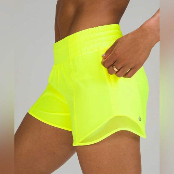 Lululemon Hotty Hot High-Rise Short 4"
Highlight Yellow neon 🌟 - Picture 3 of 12